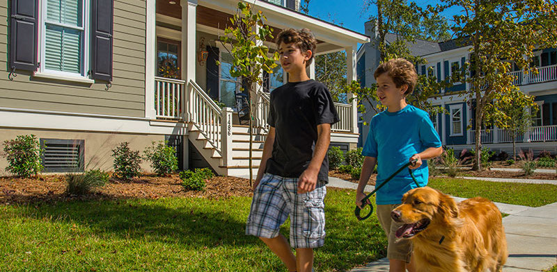 Carolina_Park_residents__Out_for_a_stroll_in_Carolina_Park_2.JPG