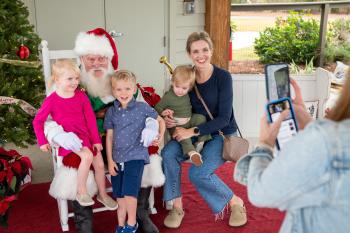 Docent_Prodigy_Carolina_Park_Christmas_2023_10438.jpg