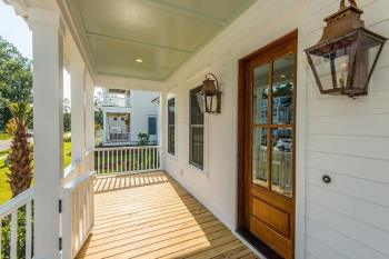 Wando_Henn_Front_Porch.jpg